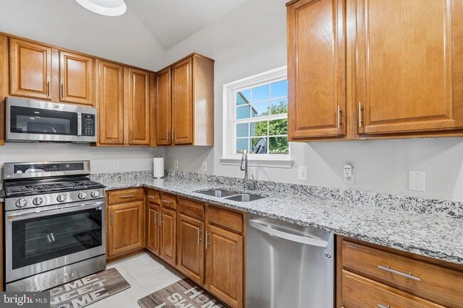 Building Photo - 13922 Rutgers Ct