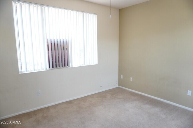 Building Photo - 16013 S Desert Foothills Pkwy