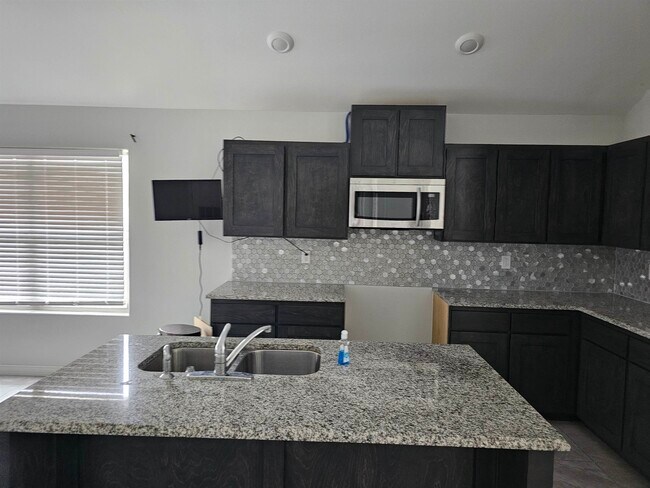 Building Photo - 5412 Capilla St