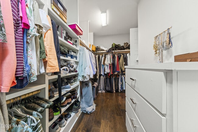 Building Photo - 311 Oats Dr