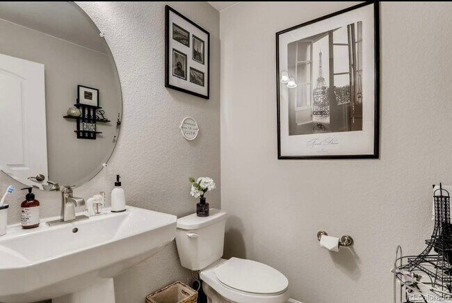 Building Photo - 24886 E Calhoun Plz