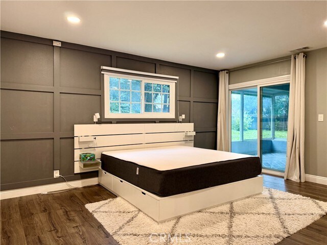 Building Photo - 9912 Newcomb Ave