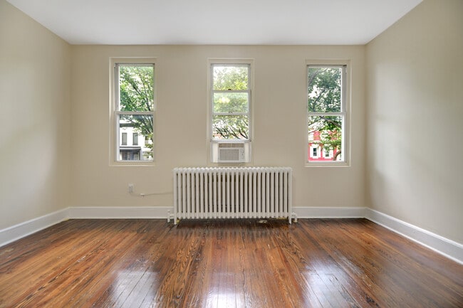 Building Photo - 618 Columbia Rd NW