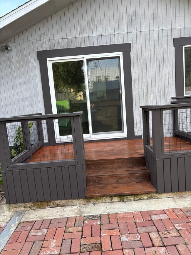 Porch - 713 Amoroso Pl