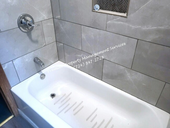 Building Photo - 1303 Wade St