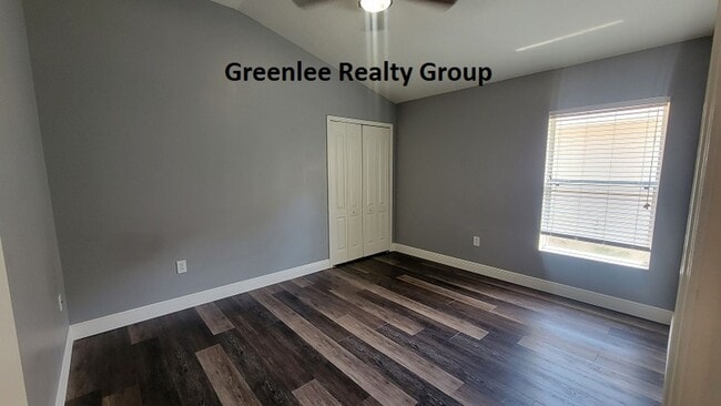 Building Photo - Gorgeous 4 Bedroom/2 Bathroom Home in Sunc...