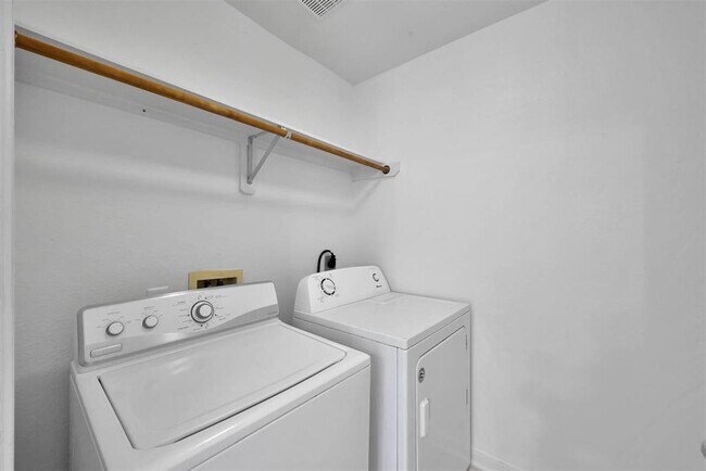 Building Photo - 3234 Crestbridge Ln