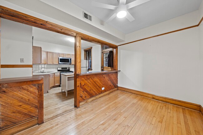 Building Photo - 2408 N Surrey Ct