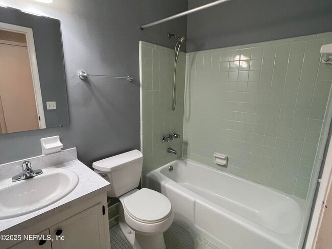 Building Photo - 1136 Willow Ln