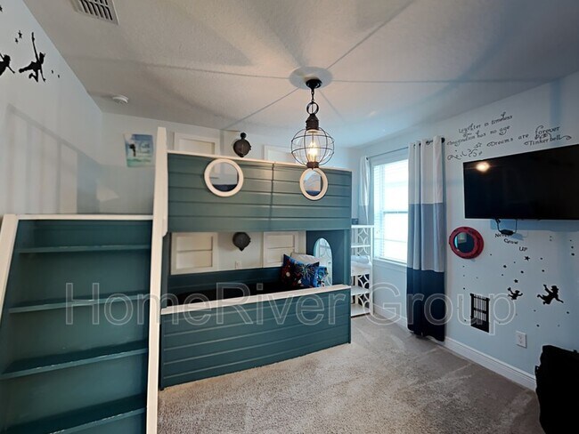 Building Photo - 531 Lasso Dr