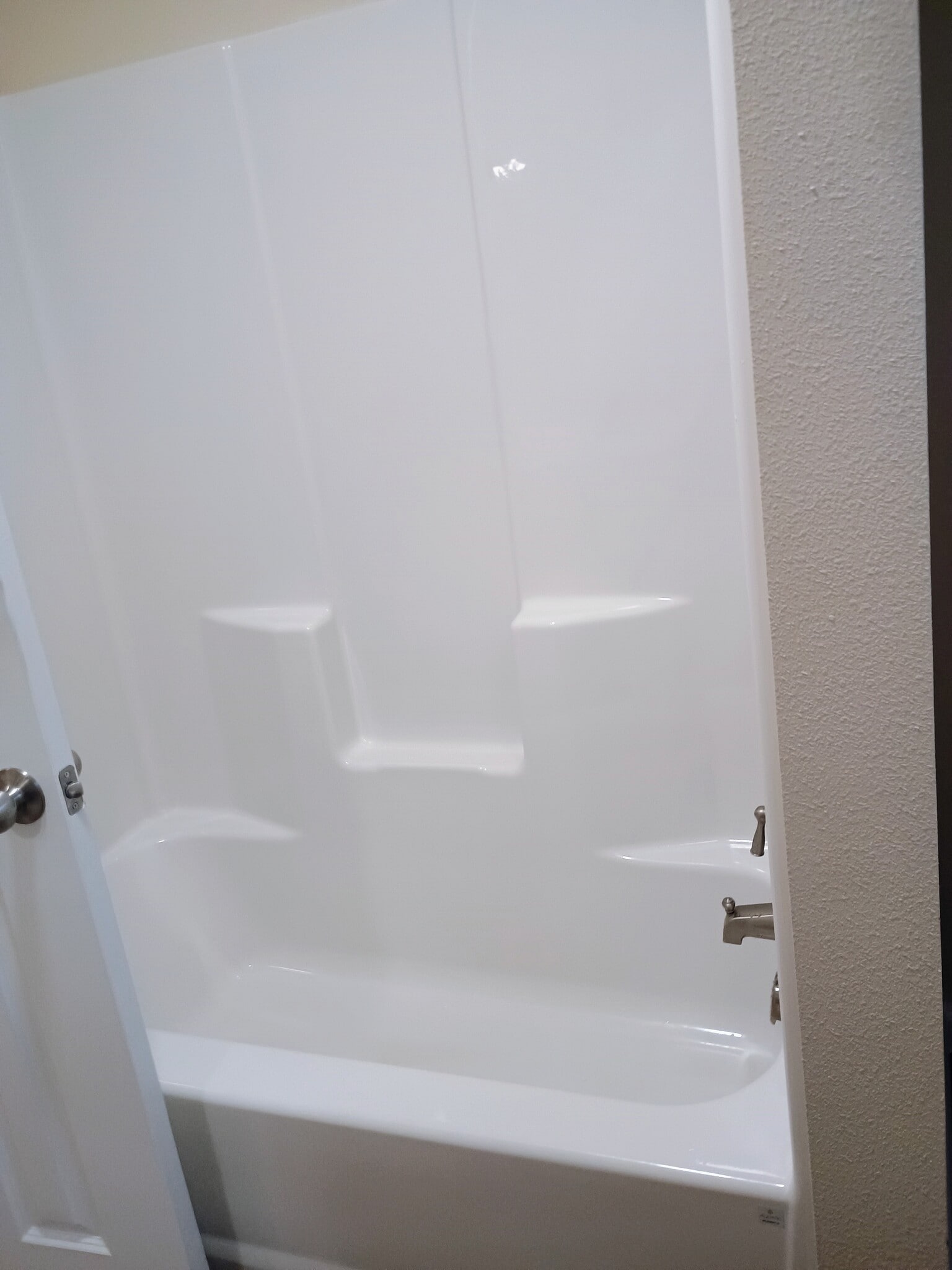 Building Photo - 642 Weed Ave