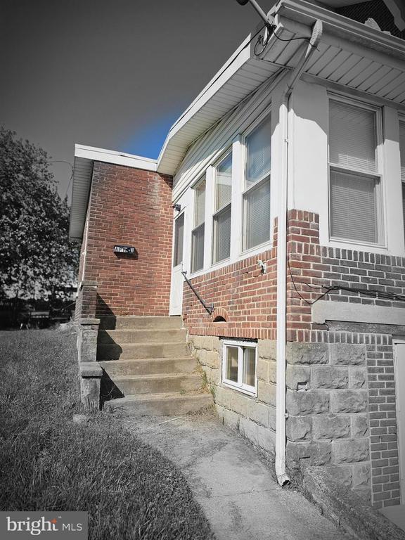 Building Photo - 100 S Maryland Ave
