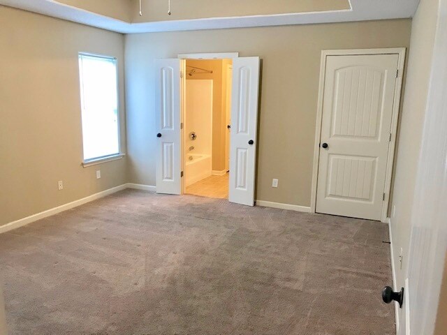 Building Photo - 10042 Branley Oak Dr