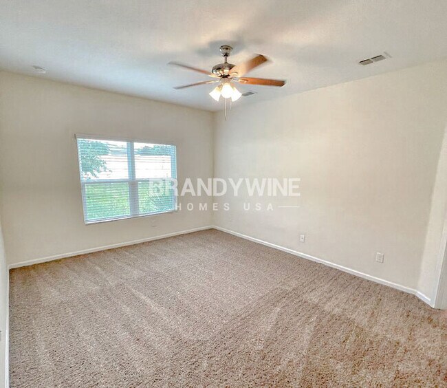 Building Photo - Apply today, you don't want to miss this o...