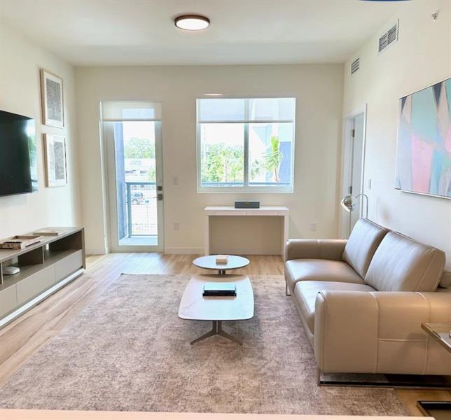 Building Photo - 1621 S Dixie Hwy