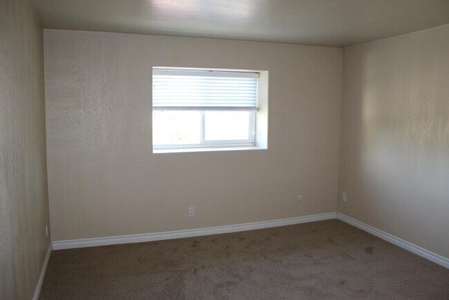 Building Photo - 1Bed/1Bath Condo in Oceanside~ Los Morros