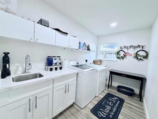 Building Photo - 7146 Bayou Forest Dr