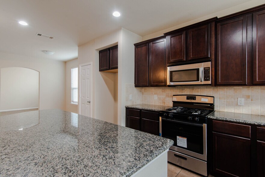 Building Photo - 1512 Cockatiel Dr