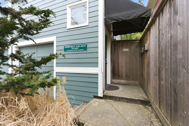 Building Photo - 2275 NW Kearney St