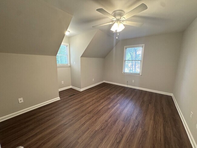 Building Photo - Five Points 6br House