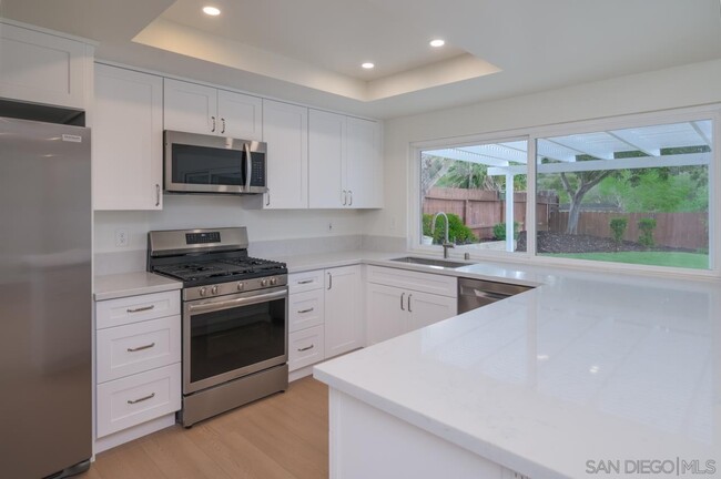 Building Photo - 12319 Hill Country Dr