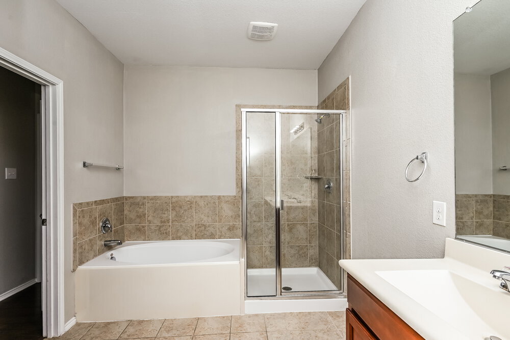 Building Photo - 900 W Bend Blvd