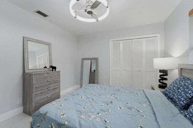 Building Photo - 301 Knotty Wood Ln
