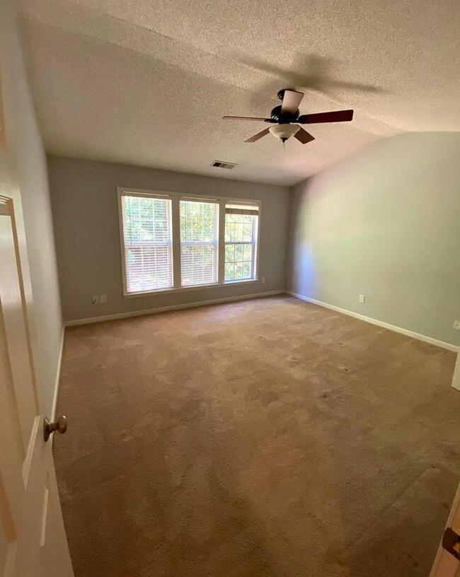 Building Photo - 4190 Royal Regency Cir NW