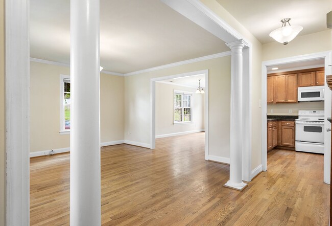 Building Photo - BEAUTIFUL NEWER SINGLE FAMILY HOME NEAR VCU
