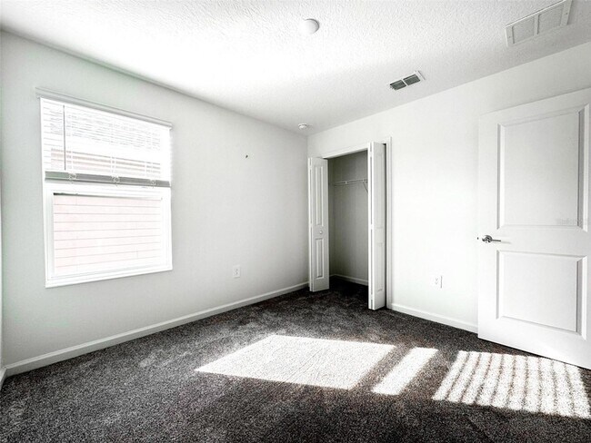 Building Photo - 26159 Feathergrass Cir