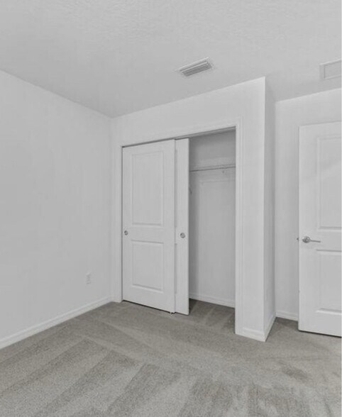 Building Photo - 9133 Night Skye Ave