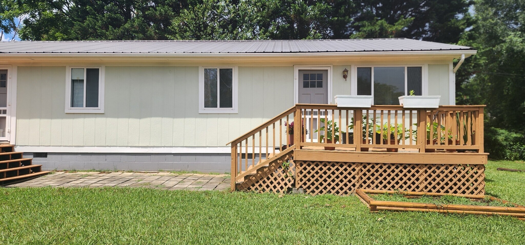 Building Photo - 17 Unaka Ave