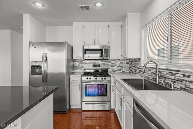 Building Photo - 11135 Alora St