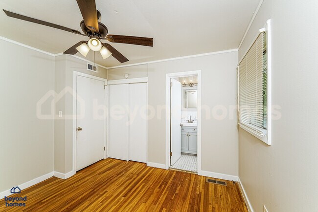 Building Photo - Discover this 3-bedroom, 1.5-bath home in Birmingham’s Spring Lake area!