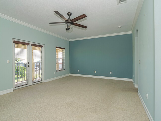 Building Photo - 1965 Bridgepointe Cir