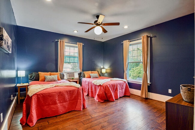 Building Photo - 1402 17th St S