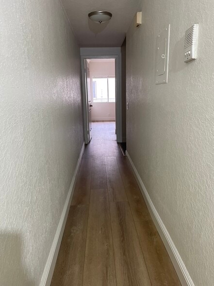 Building Photo - 5039 E Ocean Blvd