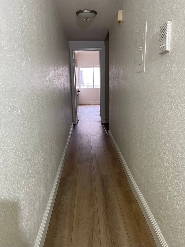 Building Photo - 5039 E Ocean Blvd