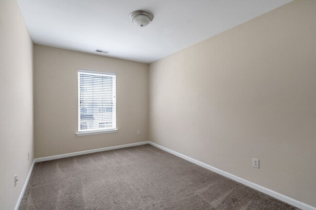 Building Photo - 5110 Neuse Commons Ln