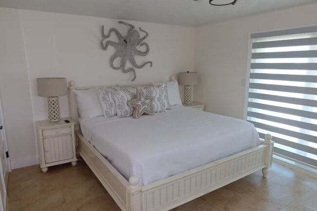 Building Photo - 104 Primrose Ln