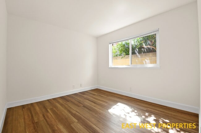 Building Photo - 5012 Greencap Ave