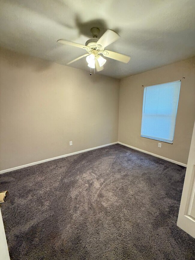 Building Photo - 1721 SW 68th Terrace