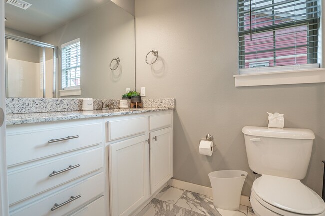 Building Photo - FIRST MONTH FREE!! Fully Furnished Condo!!  3 bedroom 2.5 bath minutes from the U of A!!!!