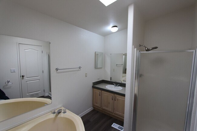 Building Photo - ** LEASE PENDING Parkside 3-Bedroom Home in Railroad Springs | Updated Interior | 2-Car Garage