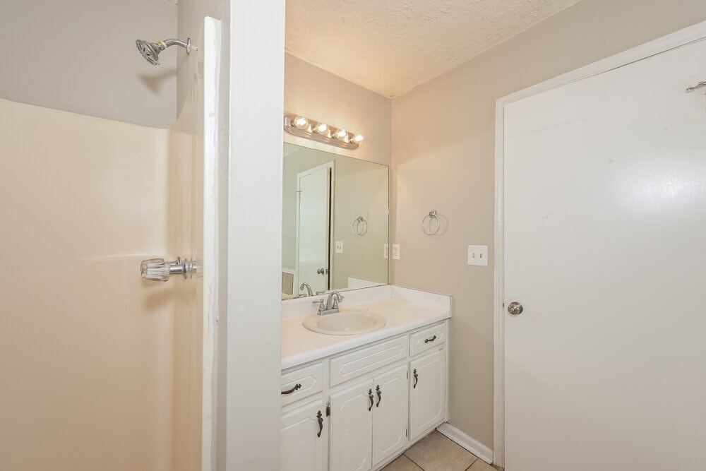 Building Photo - 8756 Ansley Way