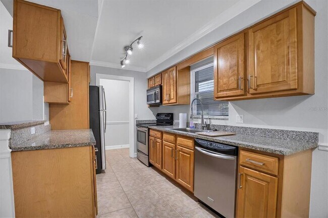 Building Photo - 3350 S Osprey Ave