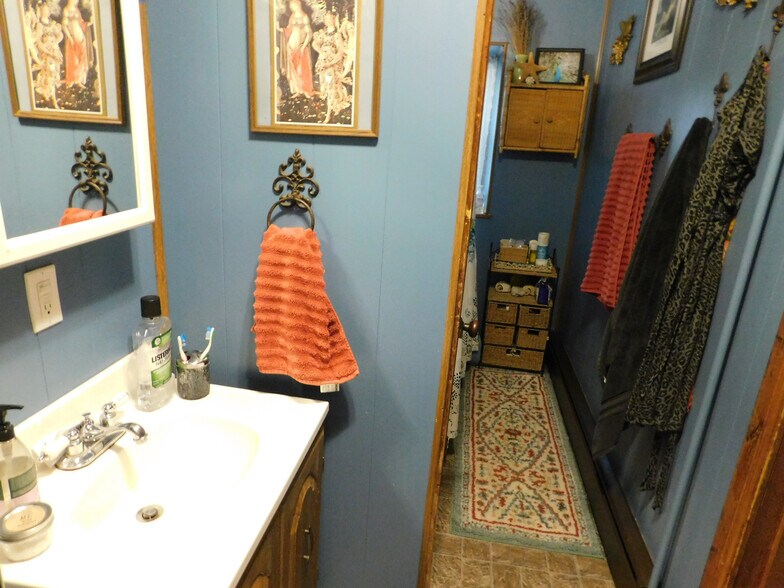 Bathroom - 6906 Tollgate Rd