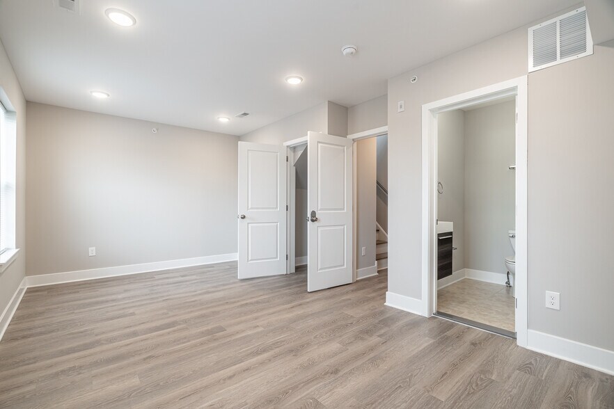 Building Photo - 421 N 39th St