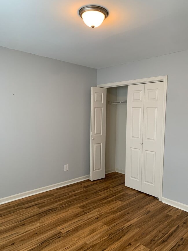 Building Photo - 1032 Bridgeport Way