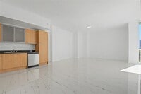 Building Photo - 1350 NW 8th Ct